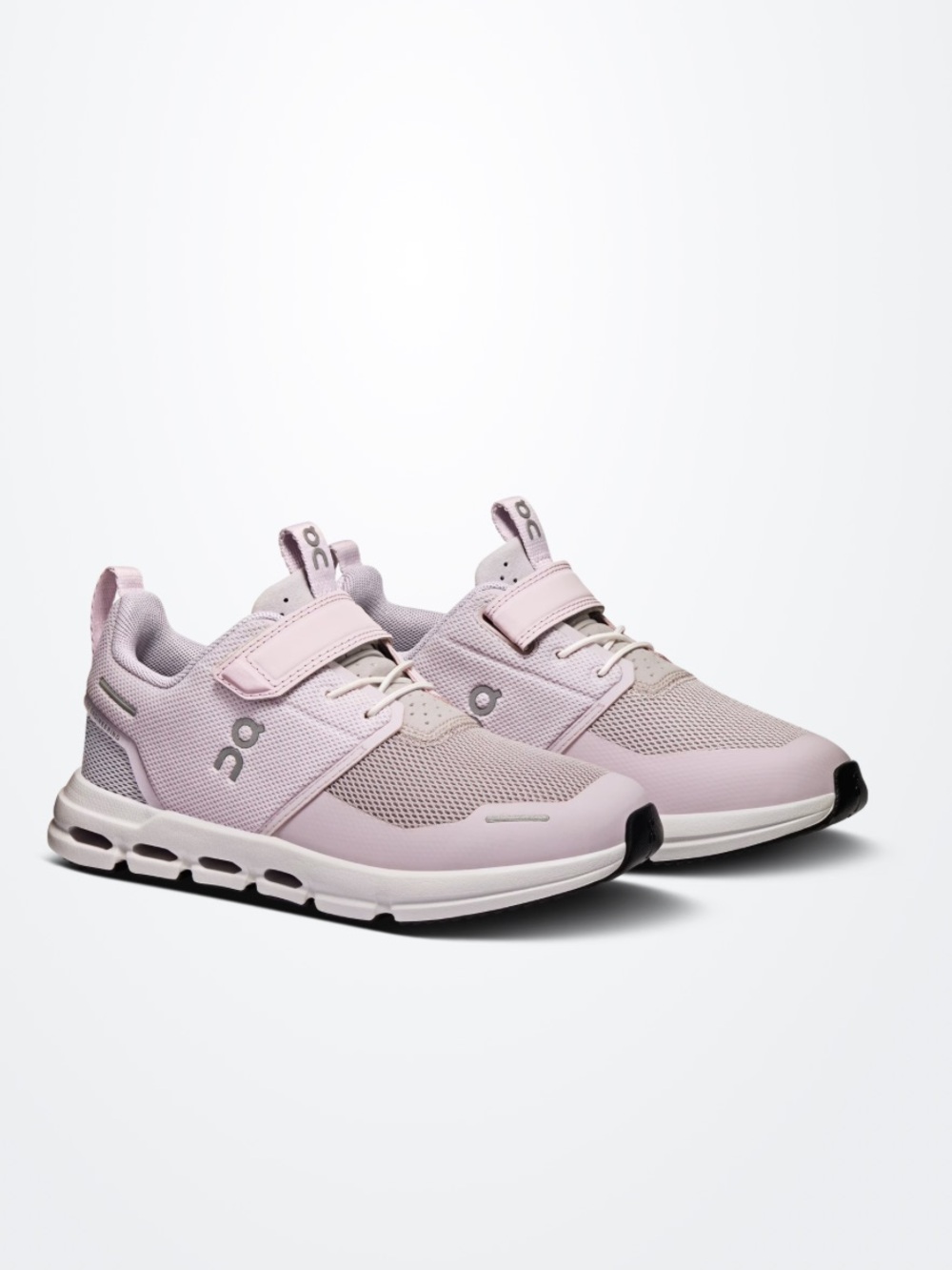 On Running Kids Cloud Play Sneakers in Orchid |White size 12.5 gently used $110